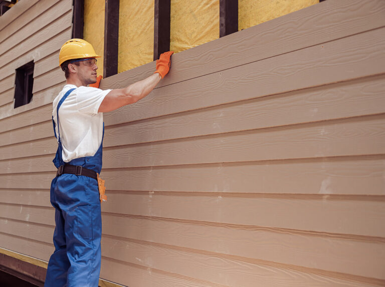 How to Avoid Composite Siding Moisture Trapping: A Technical Guide